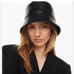 NWT Babaton Sandra Bucket Hat